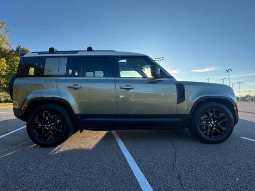 2020 Land Rover Defender 110 SE