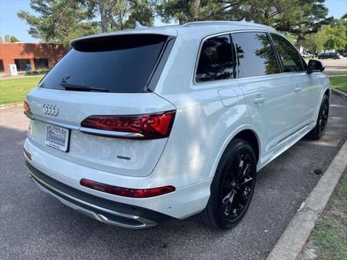 2020 Audi Q7 55 Premium Plus