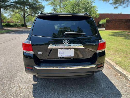 2013 Toyota Highlander SE