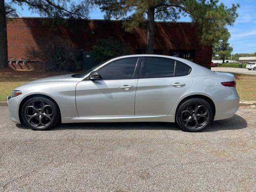 2019 Alfa Romeo Giulia Ti Sport
