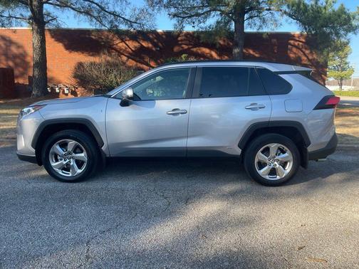 2021 Toyota RAV4 Hybrid XLE Premium