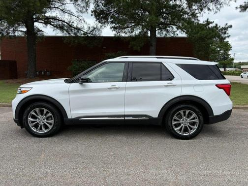White 2021 Ford Explorer Limited