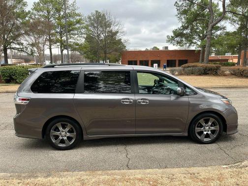 2017 Toyota Sienna SE