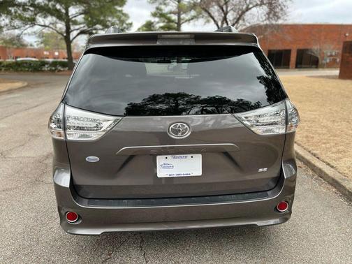 2017 Toyota Sienna SE