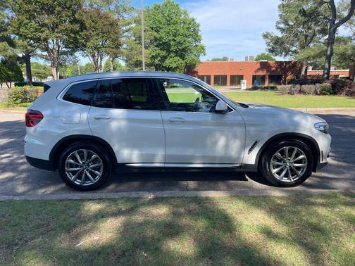 White 2018 BMW X3 xDrive30i