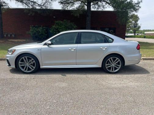 Reflex Silver Metallic 2018 Volkswagen Passat 2.0T S