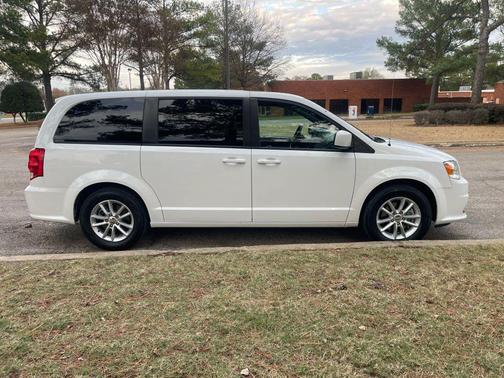 2020 Dodge Grand Caravan SE