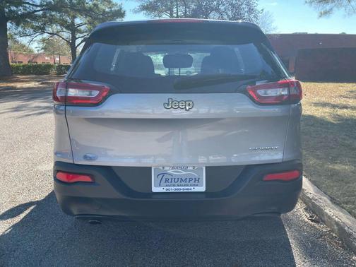 2017 Jeep Cherokee Sport