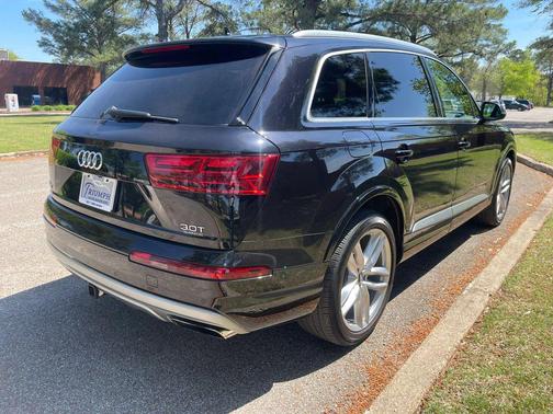Black 2018 Audi Q7 3.0T Prestige