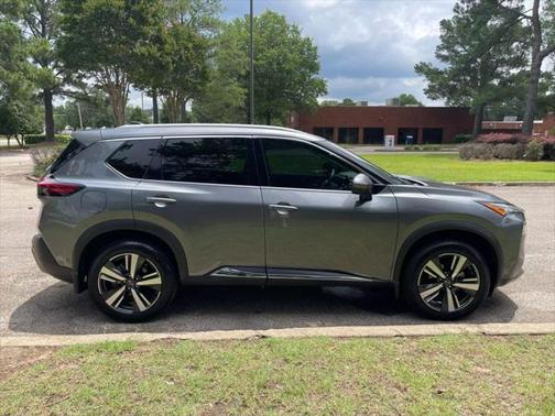 2022 Nissan Rogue SL