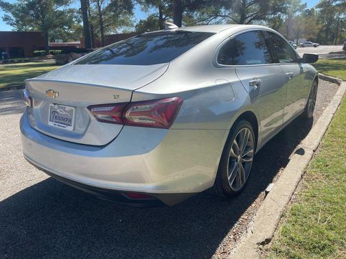2021 Chevrolet Malibu FWD LT