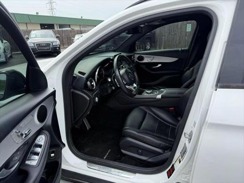 2019 Mercedes-Benz GLC 300 Base