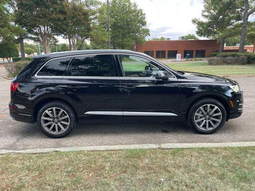 2019 Audi Q7 45 Premium Plus