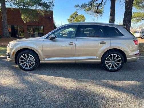 2019 Audi Q7 45 Premium Plus