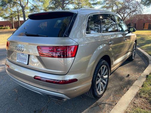 2019 Audi Q7 45 Premium Plus