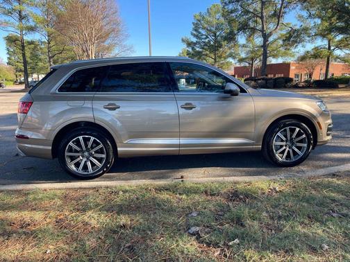 2019 Audi Q7 45 Premium Plus