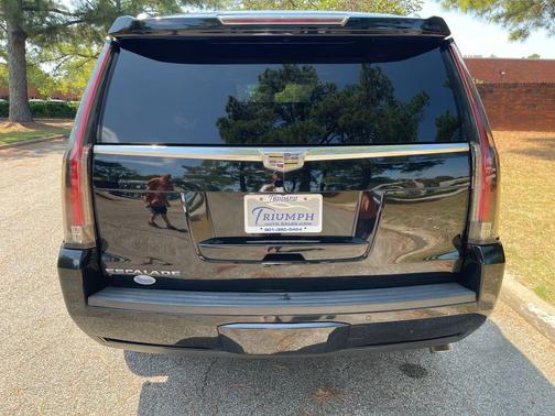 2016 Cadillac Escalade Luxury