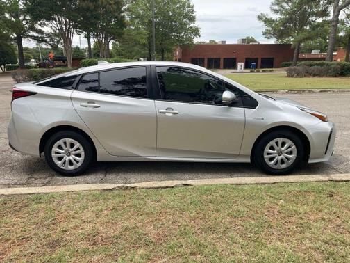 2020 Toyota Prius XLE