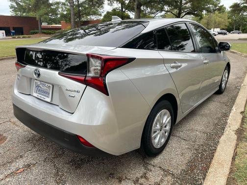 2020 Toyota Prius XLE