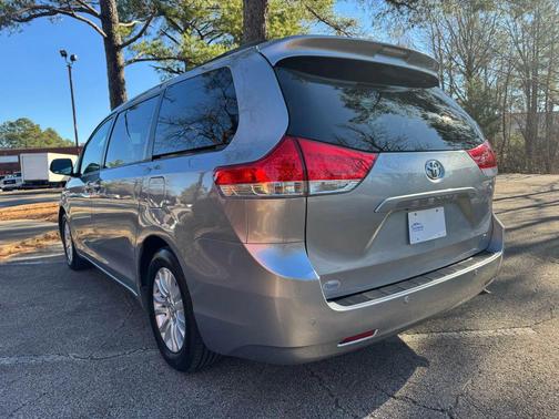 2014 Toyota Sienna XLE