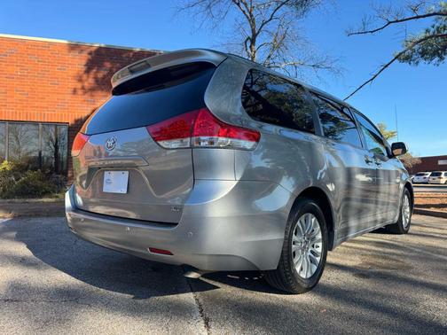 2014 Toyota Sienna XLE