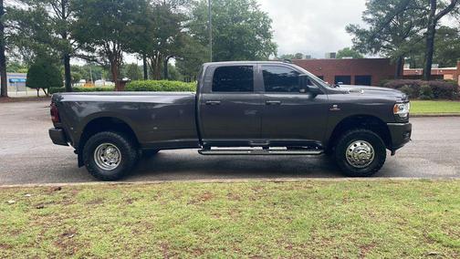 Granite Crystal Metallic Clearcoat 2022 RAM 3500 Big Horn Crew Cab 4x4 8' Box