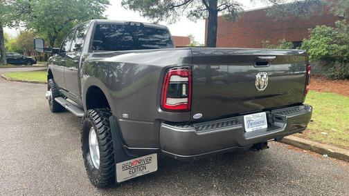 Granite Crystal Metallic Clearcoat 2022 RAM 3500 Big Horn Crew Cab 4x4 8' Box