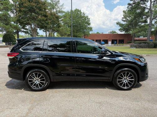 2018 Toyota Highlander SE
