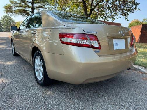 2010 Toyota Camry LE