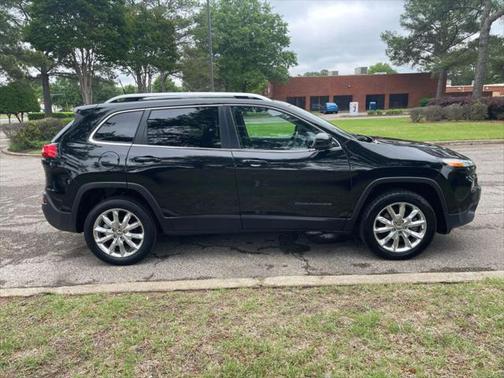 2017 Jeep Cherokee Sport