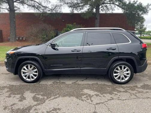 2017 Jeep Cherokee Sport