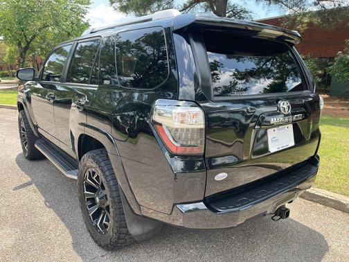 Midnight Black Metallic 2018 Toyota 4Runner SR5 Premium