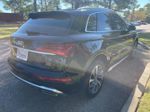 2022 Audi Q5 45 S line Premium Plus