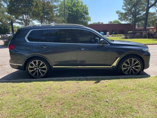 Gray 2019 BMW X7 xDrive40i