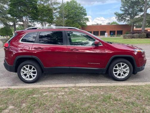 2017 Jeep Cherokee Sport