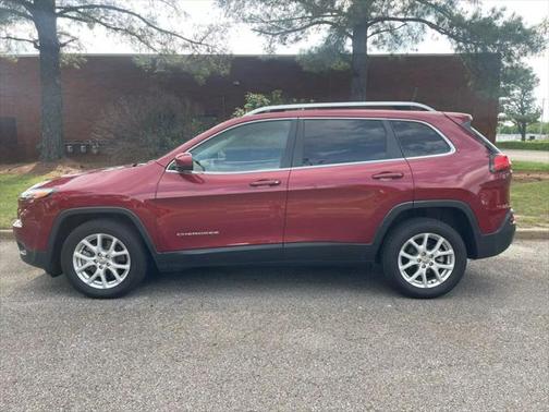 2017 Jeep Cherokee Sport