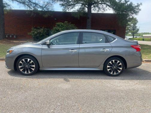 Gun Metallic 2018 Nissan Sentra SR