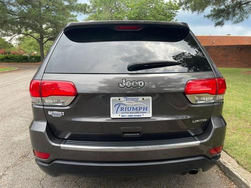Granite Crystal Metallic Clearcoat 2018 Jeep Grand Cherokee Limited