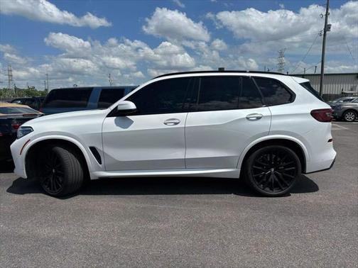2021 BMW X5 M50i
