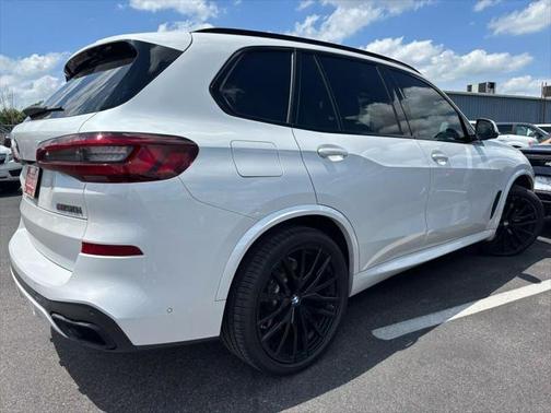 2021 BMW X5 M50i