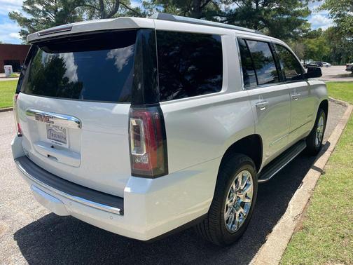 White 2017 GMC Yukon Denali