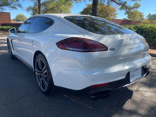 2014 Porsche Panamera GTS