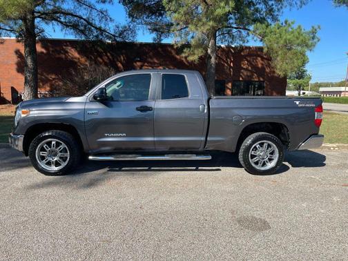 2017 Toyota Tundra SR5