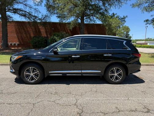Black 2019 INFINITI QX60 Luxe