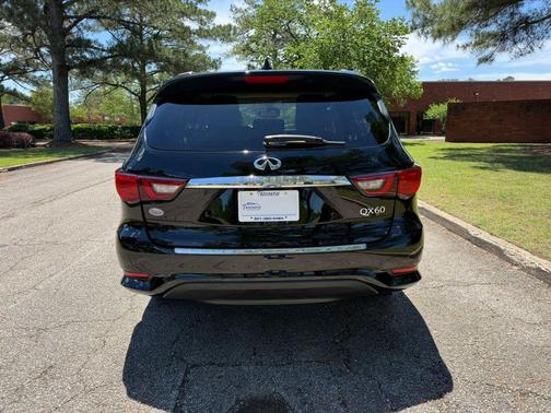 Black 2019 INFINITI QX60 Luxe