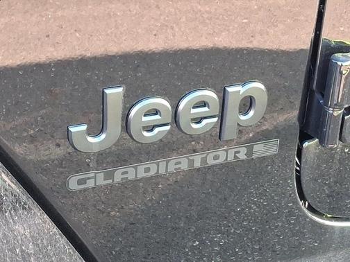 2026 Jeep Gladiator Sport
