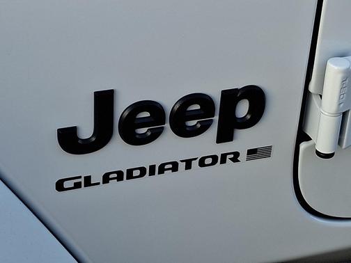 2025 Jeep Gladiator Sport