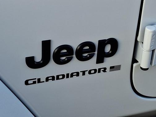 2025 Jeep Gladiator Sport