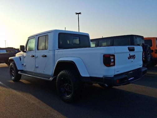 2025 Jeep Gladiator Sport