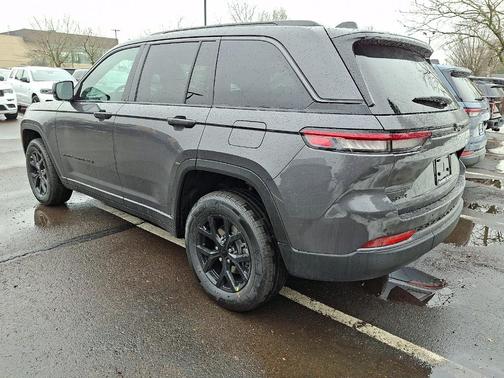 Metallic 2026 Jeep Grand Cherokee Altitude 4x4